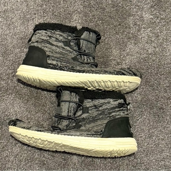 Hey Dude Lea Fur Black - Picture 5 of 6